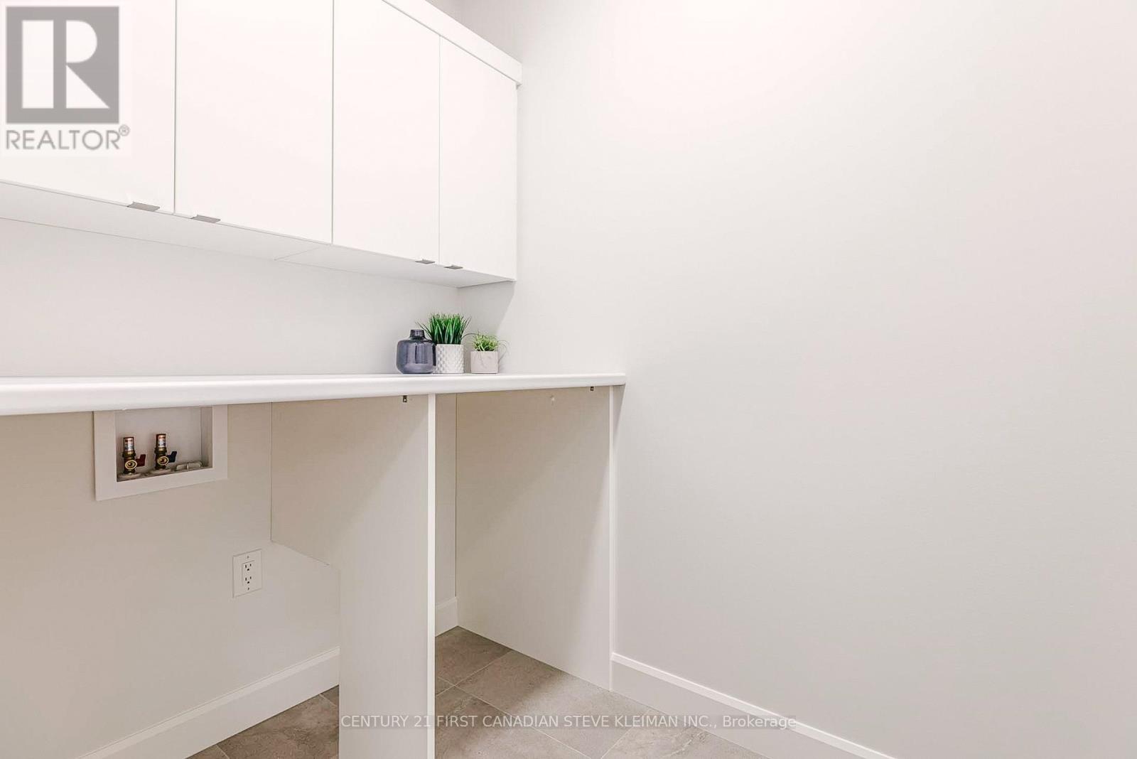16 - 2650 Buroak Drive Property Photo 13