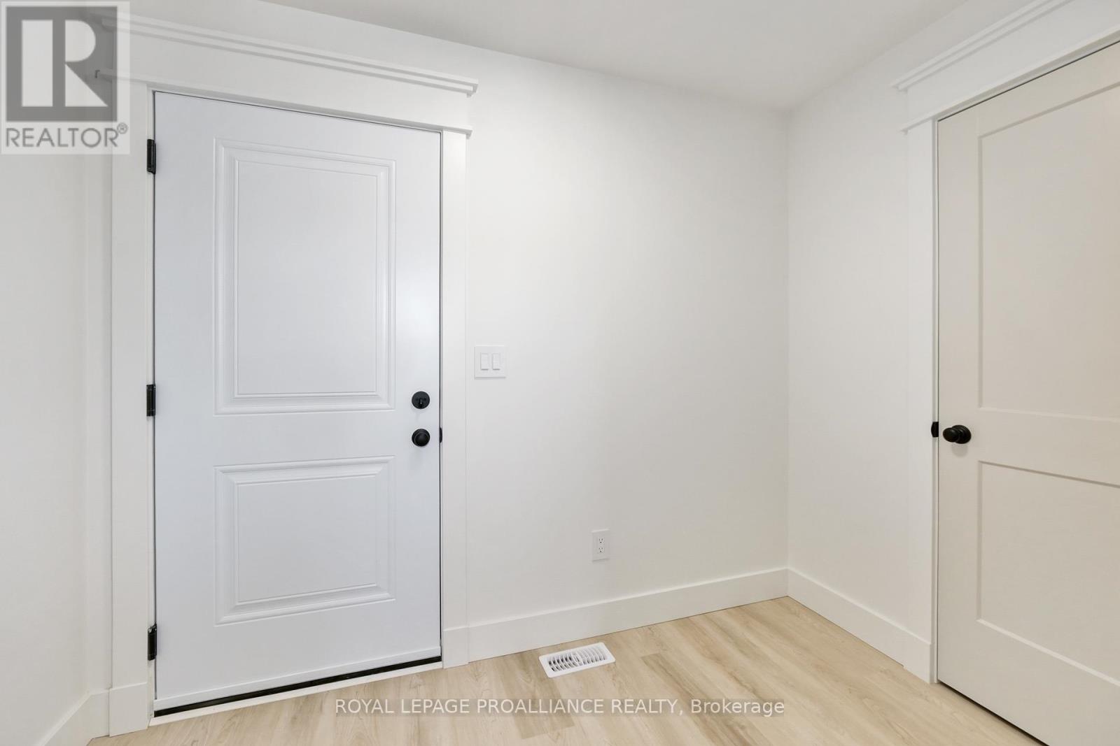 13 Hollingsworth Street Property Photo 23
