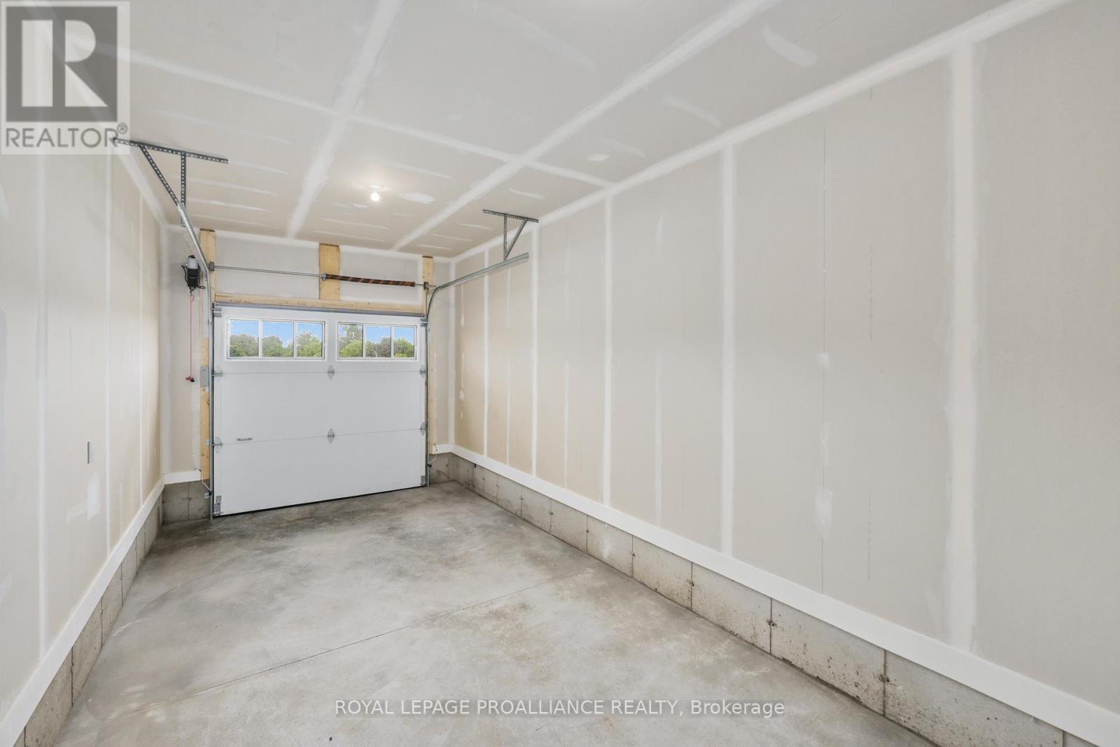 13 Hollingsworth Street Property Photo 24