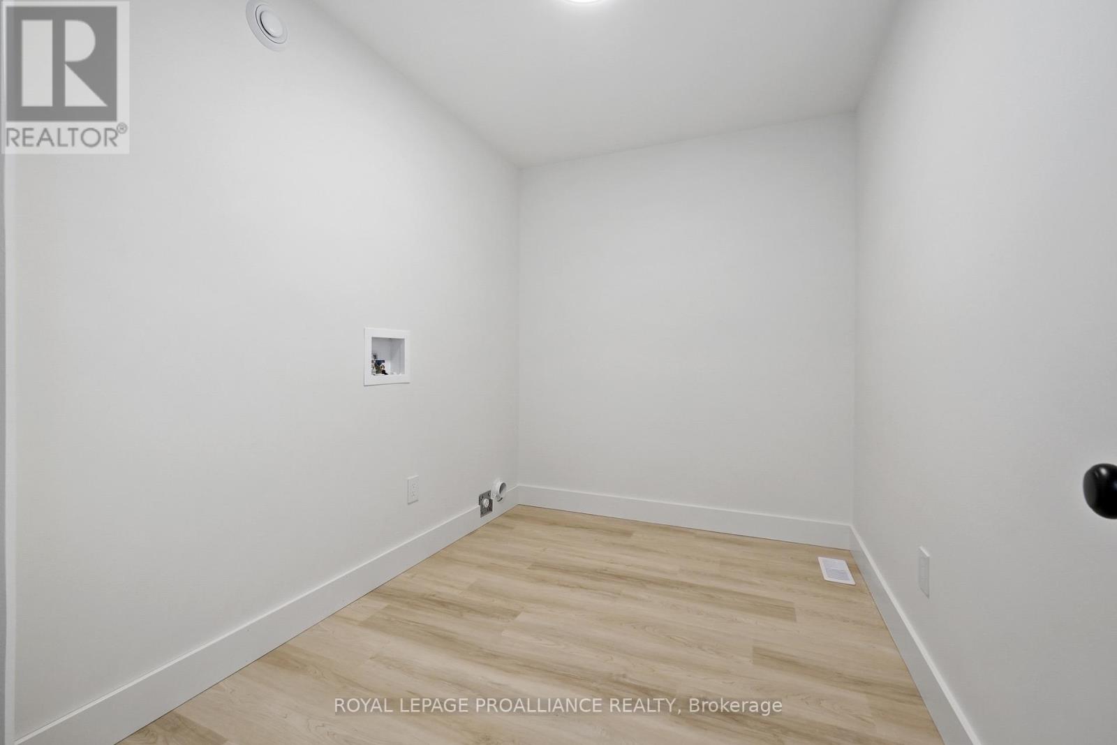 13 Hollingsworth Street Property Photo 28