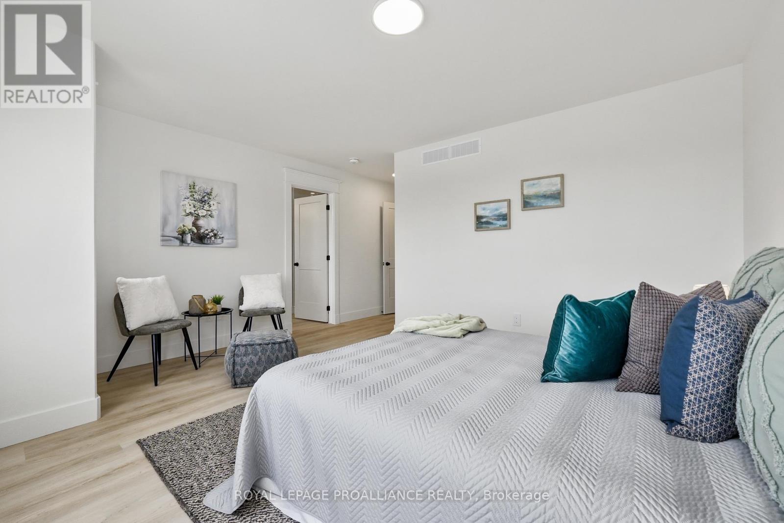 13 Hollingsworth Street Property Photo 33