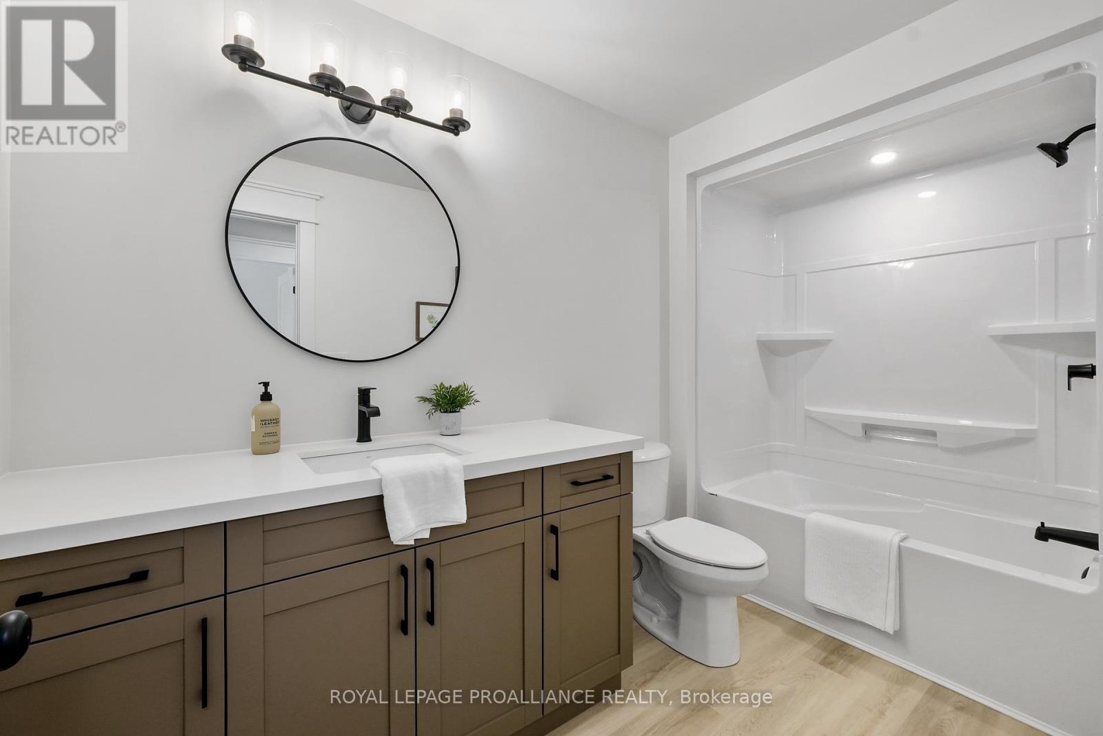 13 Hollingsworth Street Property Photo 37