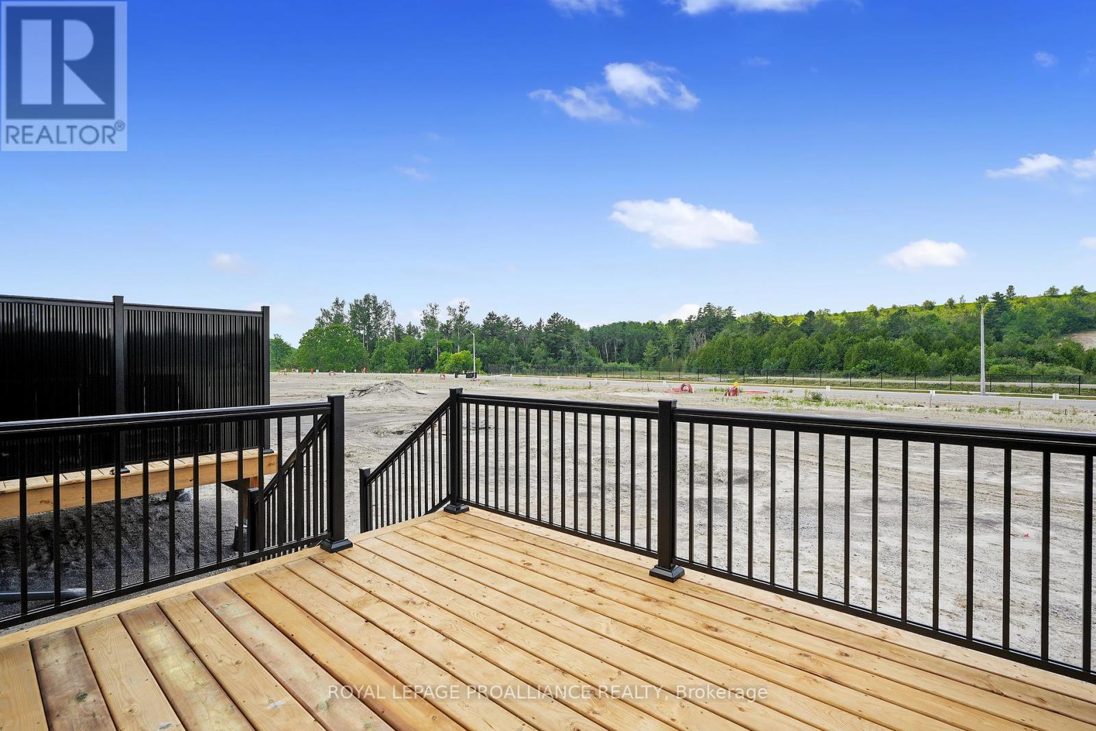13 Hollingsworth Street Property Photo 45