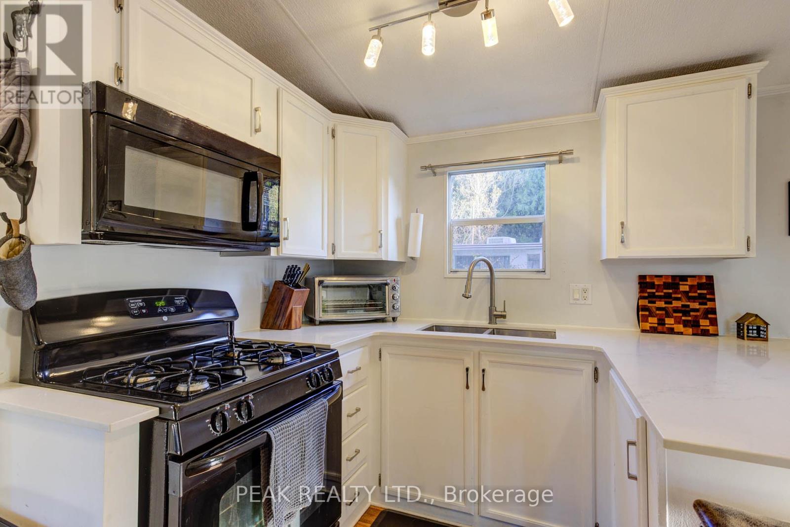 153 - 580 Beaver Creek Road Property Photo 12