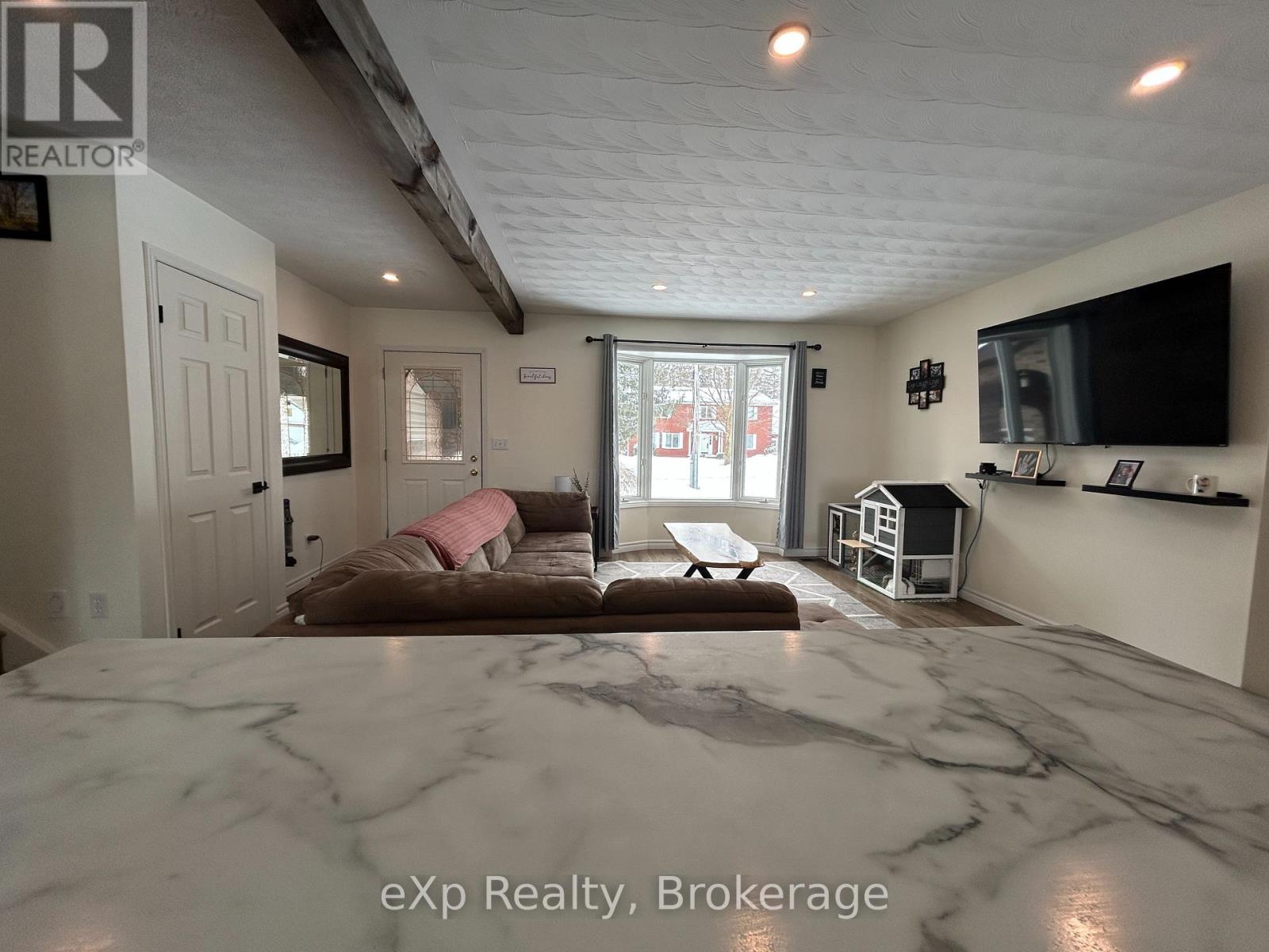 6 Bill Street Property Photo 7