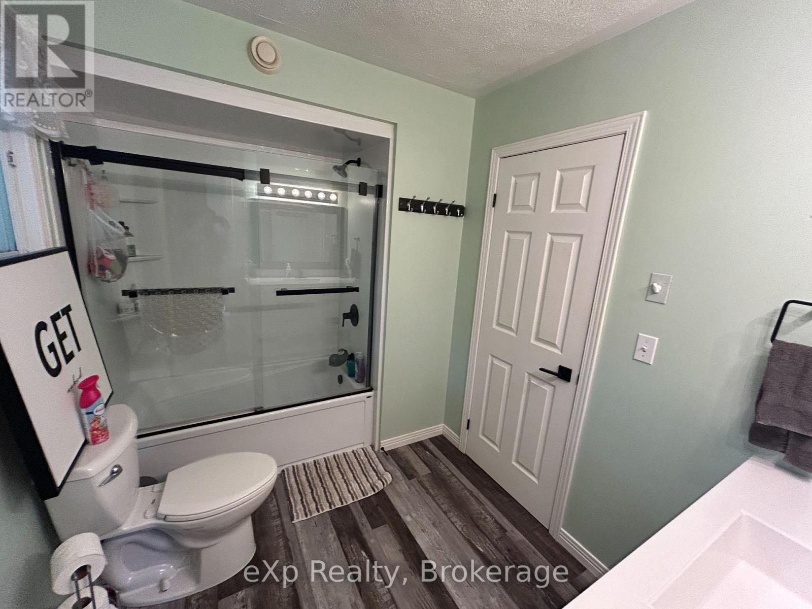 6 Bill Street Property Photo 14
