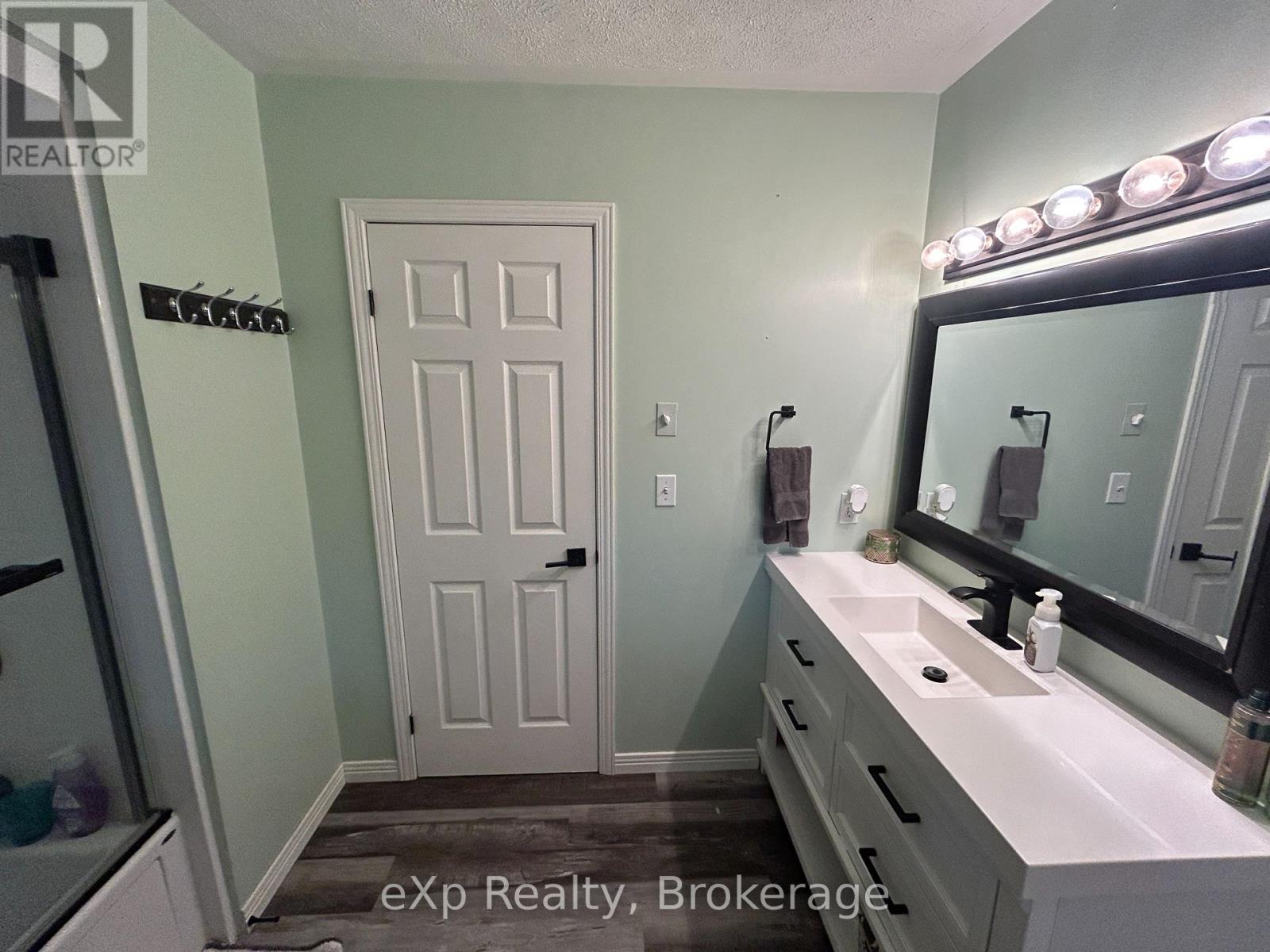 6 Bill Street Property Photo 15