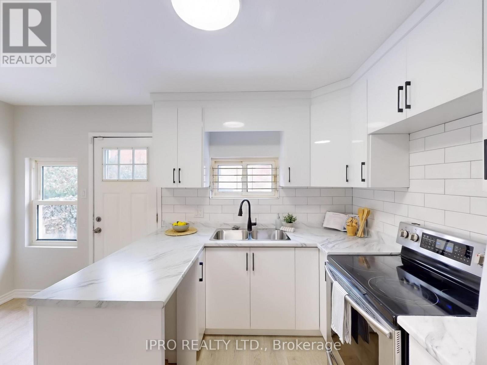 67 Aikman Avenue Property Photo 11