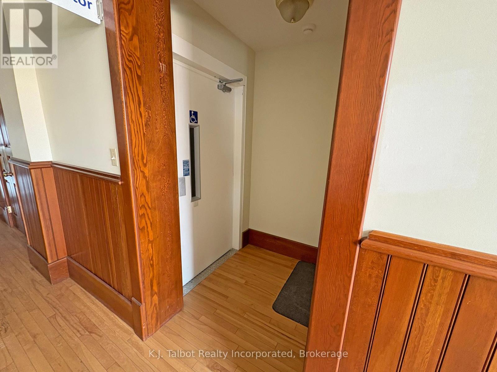Unit E - 39 West Street Property Photo 8
