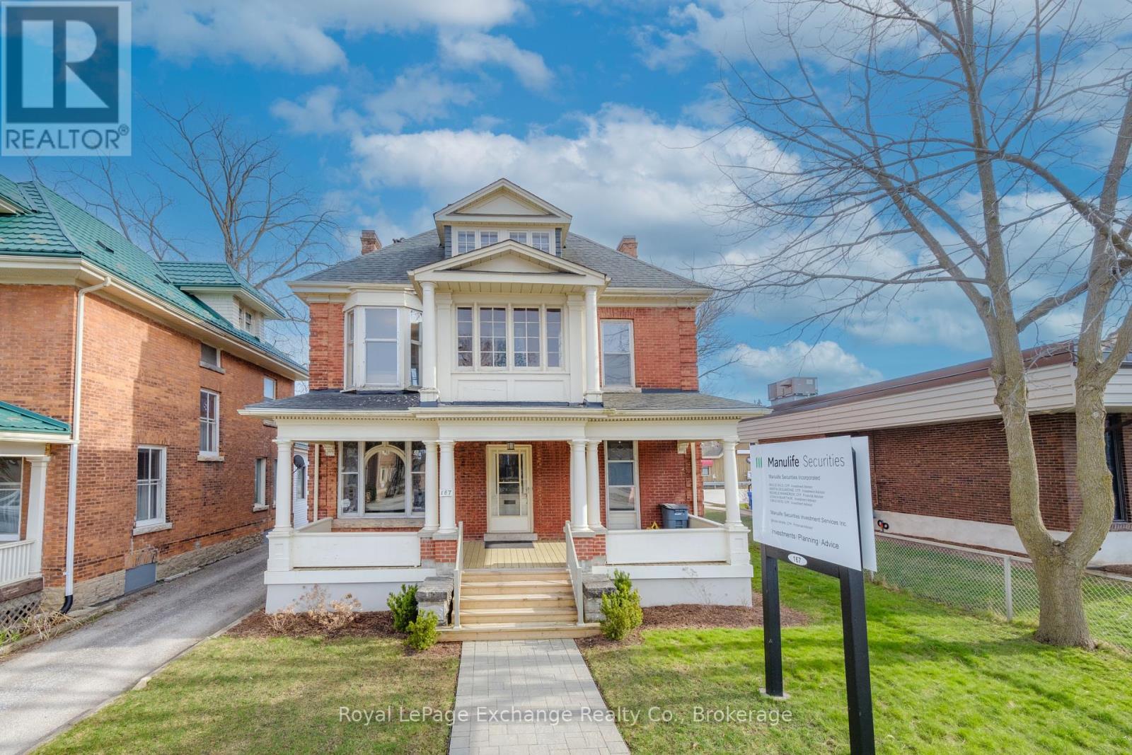 167 10th Street W Property Photo 1