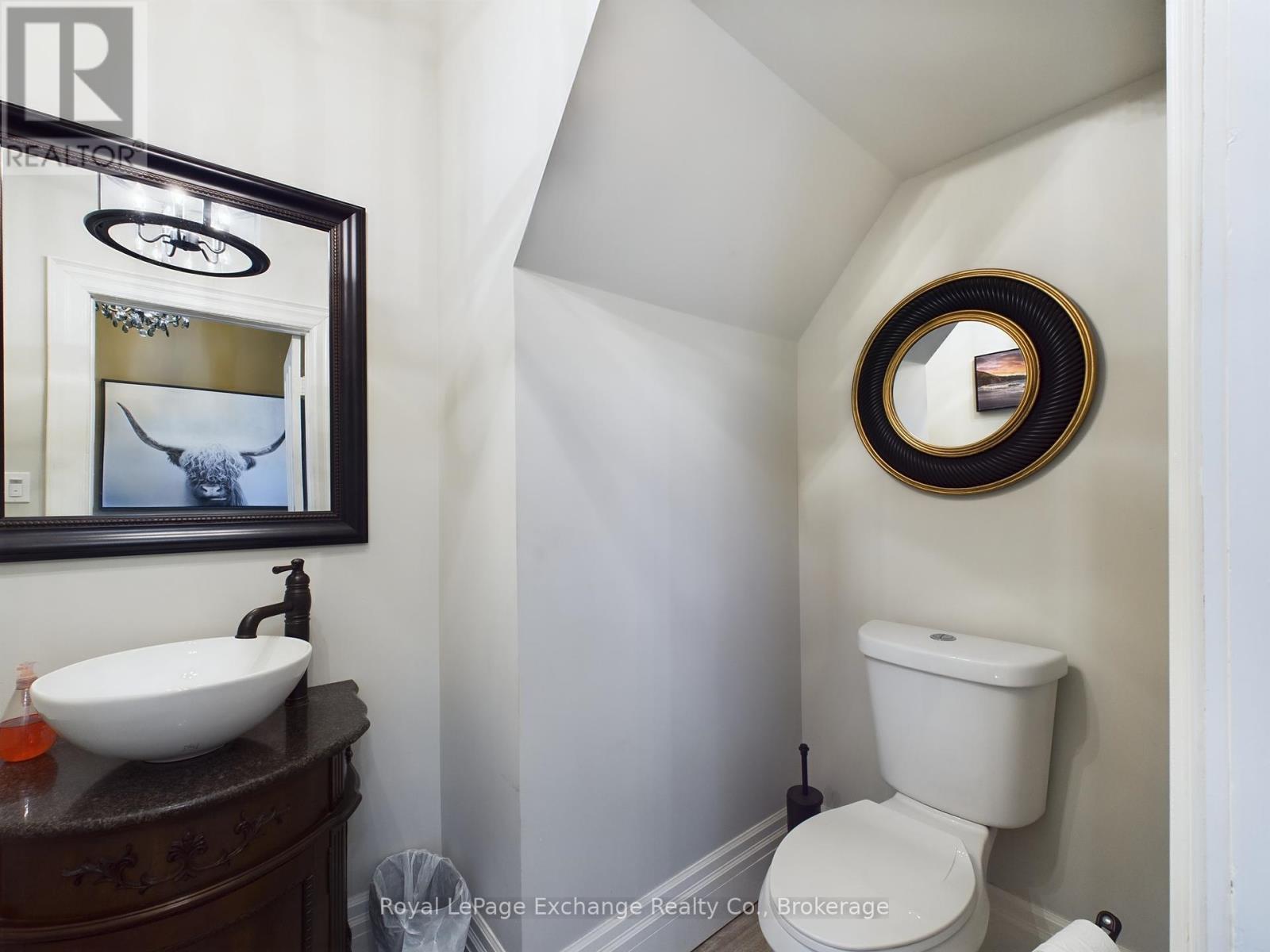167 10th Street W Property Photo 9