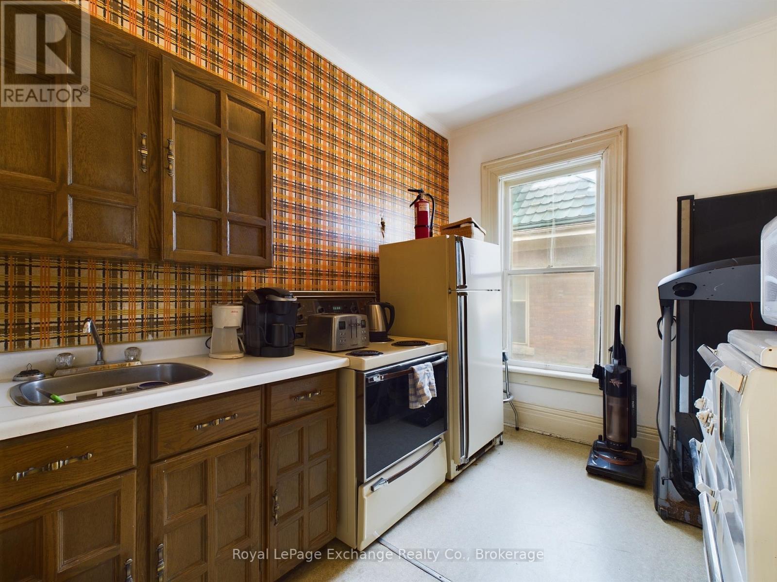 167 10th Street W Property Photo 13