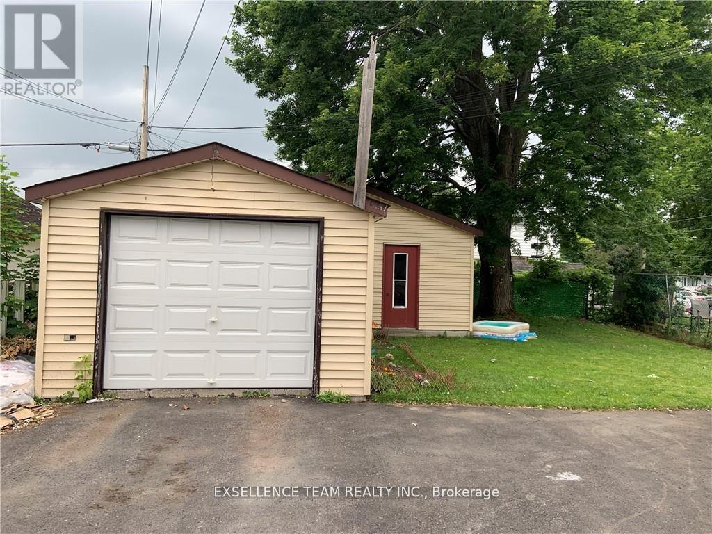 69-73 Leonia Street W Property Photo 17