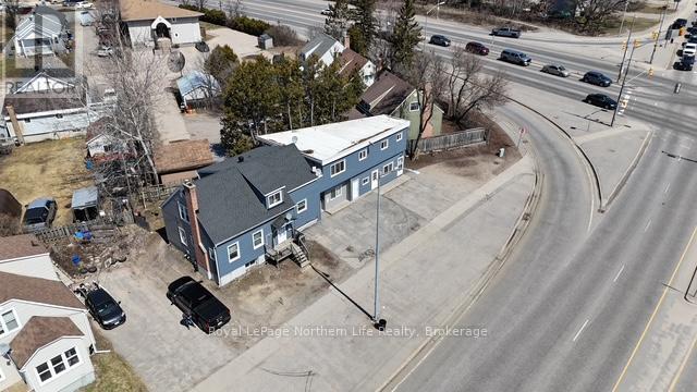 2060-2084 Cassells Street Property Photo 2