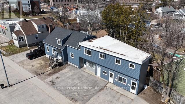 2060-2084 Cassells Street Property Photo 3