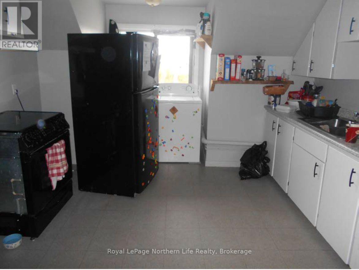 2060-2084 Cassells Street Property Photo 7