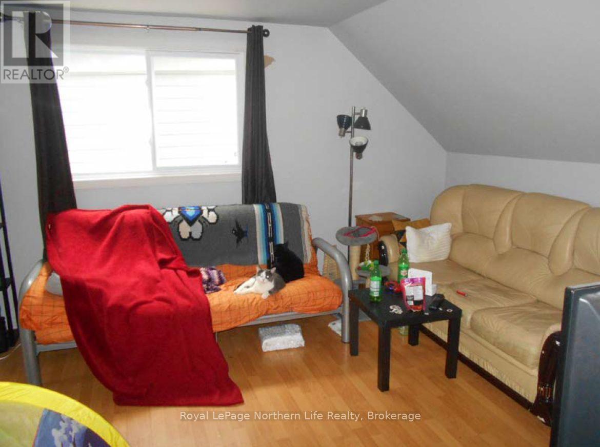 2060-2084 Cassells Street Property Photo 8