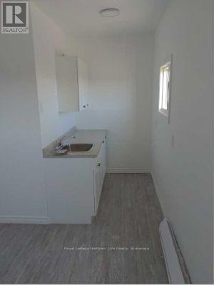 2060-2084 Cassells Street Property Photo 18
