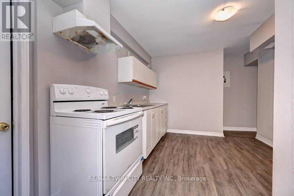 906 King Street E Property Photo 8