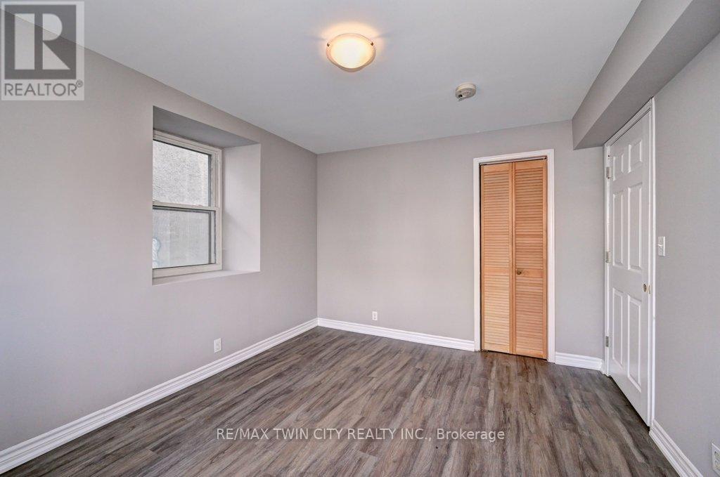 906 King Street E Property Photo 19