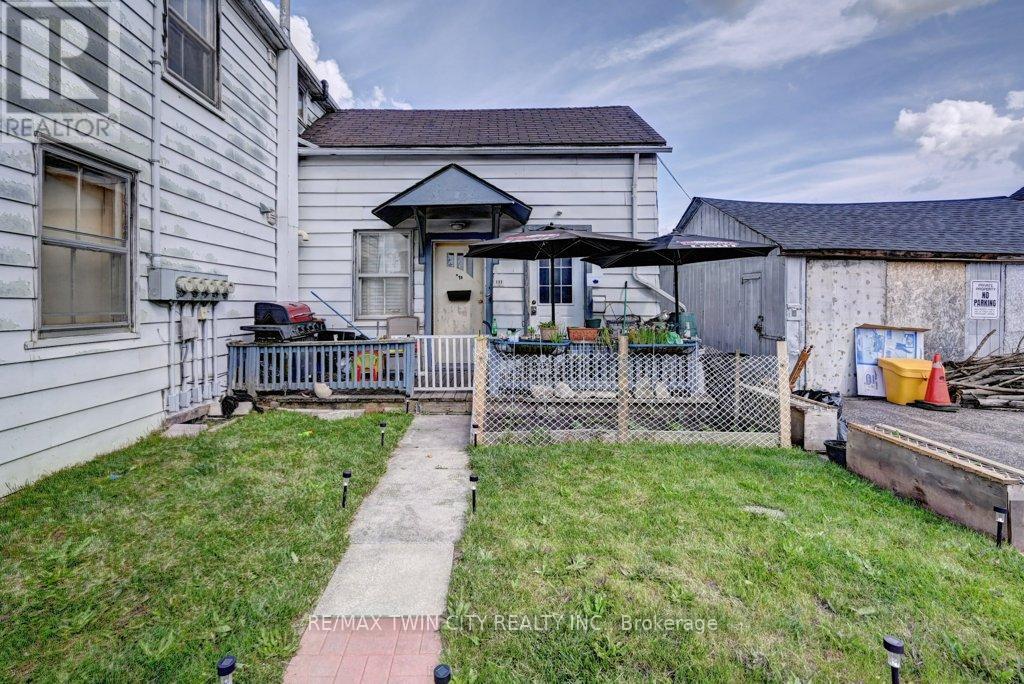 906 King Street E Property Photo 32