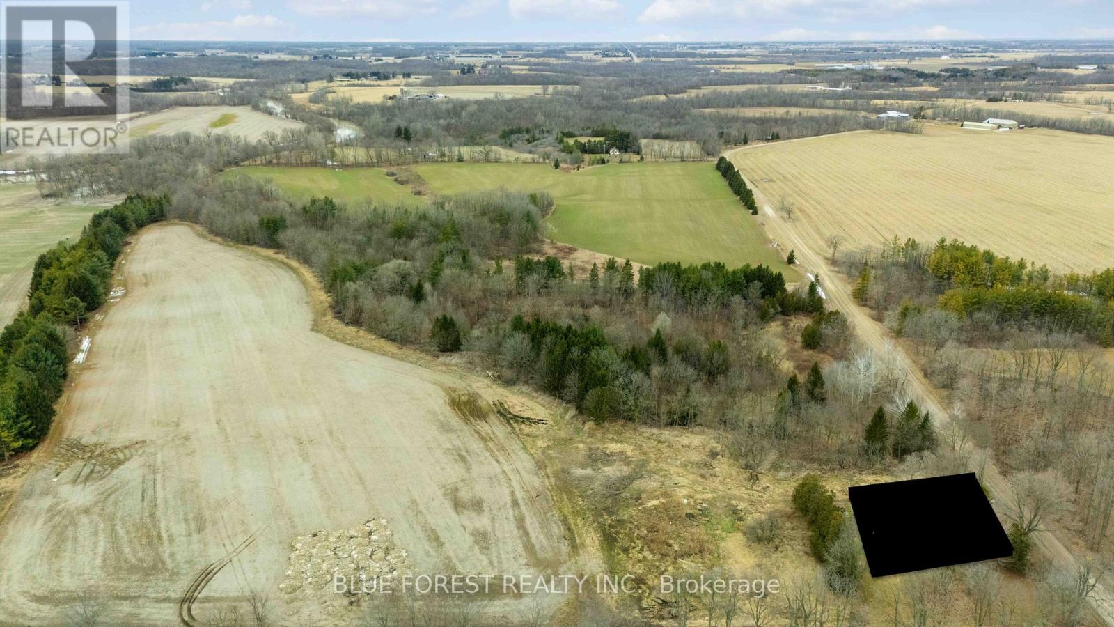 21111 Dundonald Road Property Photo 13