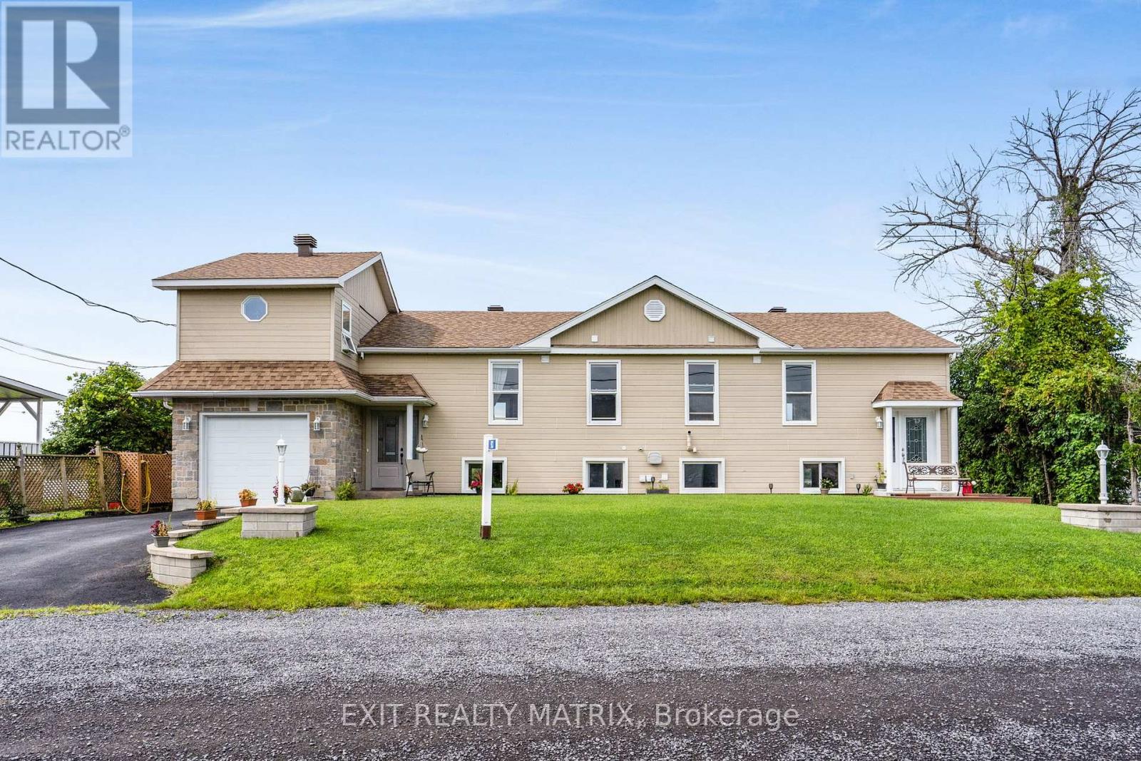 93 Montpetit Street Property Photo