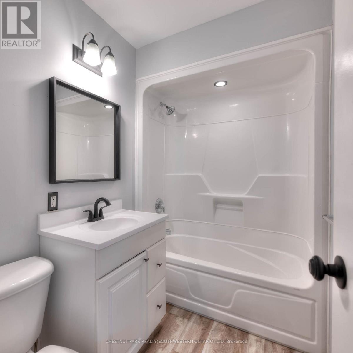 524 Krug Street Property Photo 16