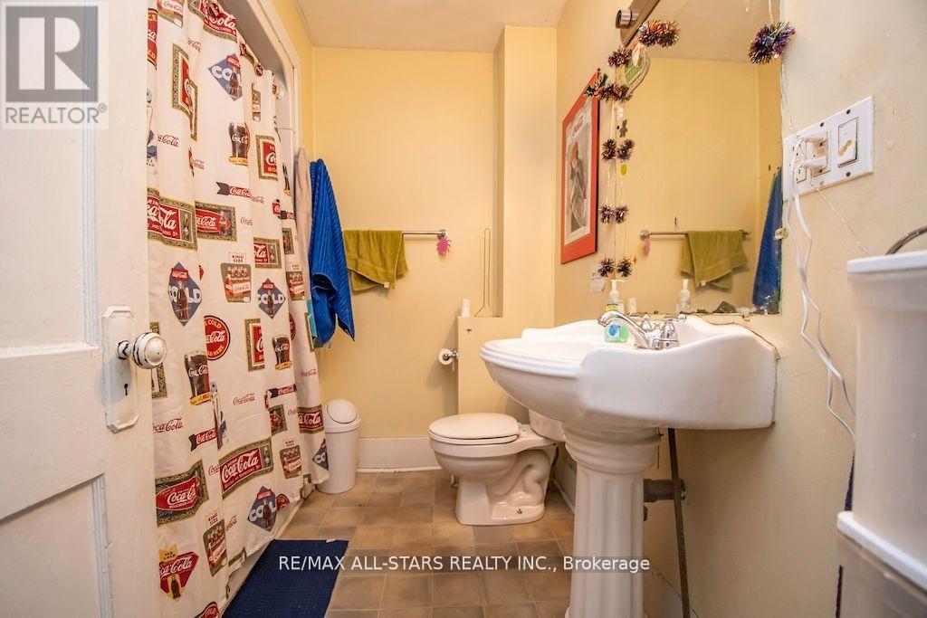 833 Crawford Dr Property Photo 16