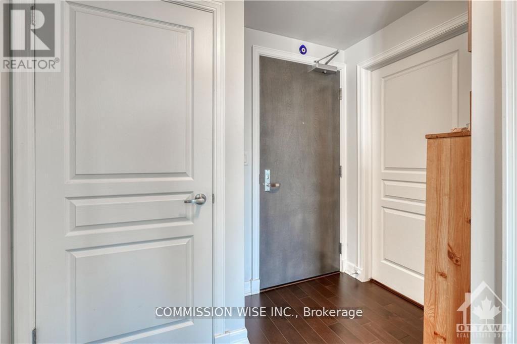 915 - 238 Besserer Street Property Photo 4