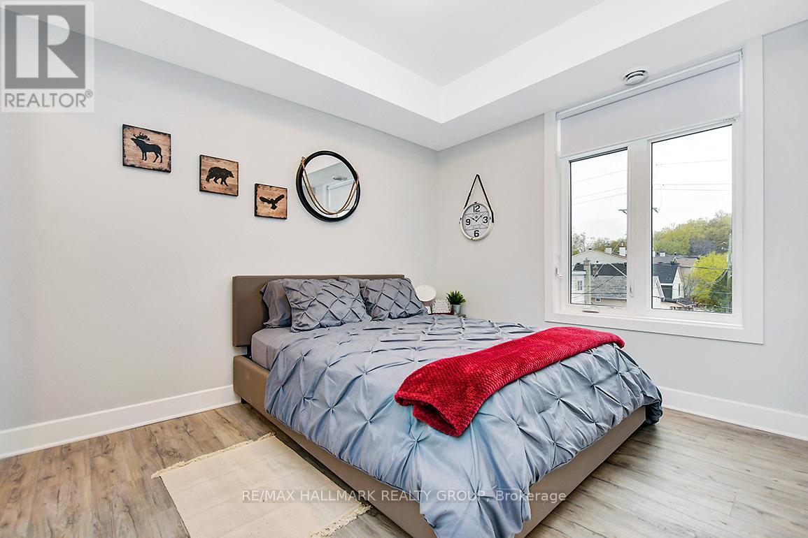 12 Jolliet Avenue Property Photo 28