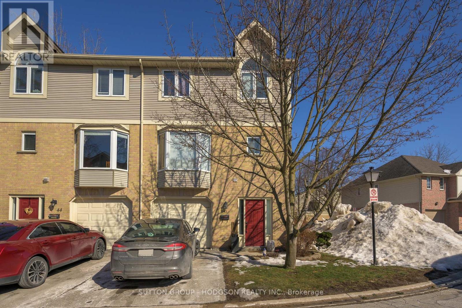 43 - 9 AILSA PLACE Property Photo 1