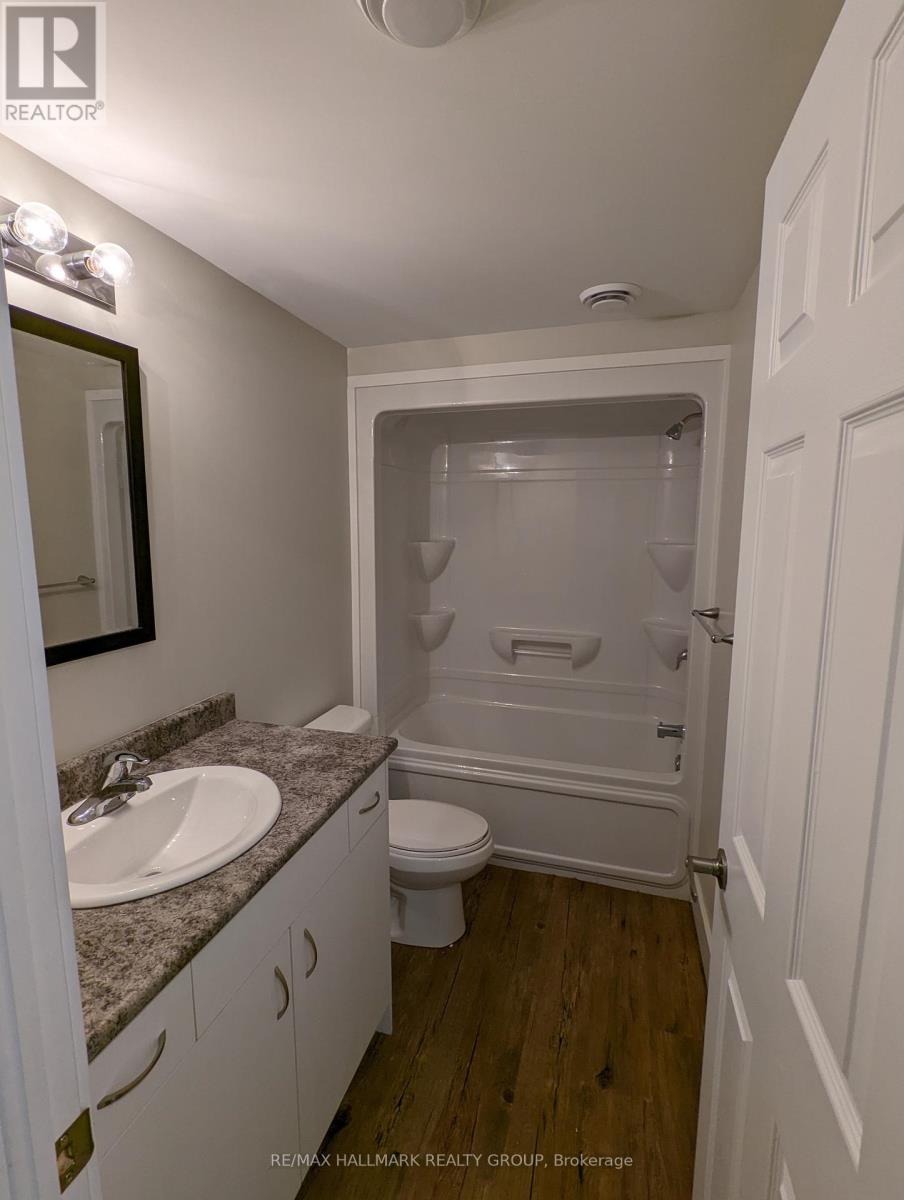 100 Welland Street Property Photo 4