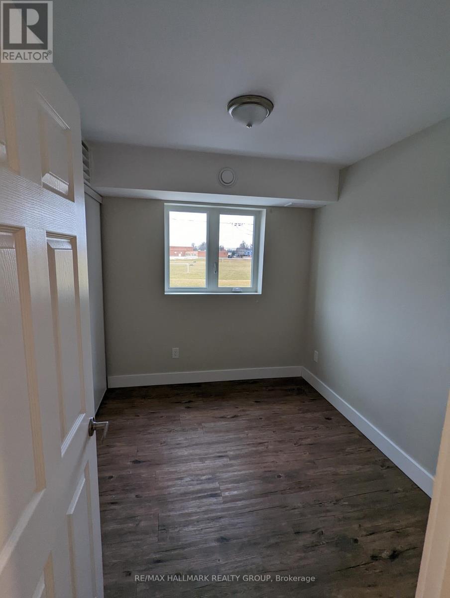 100 Welland Street Property Photo 6