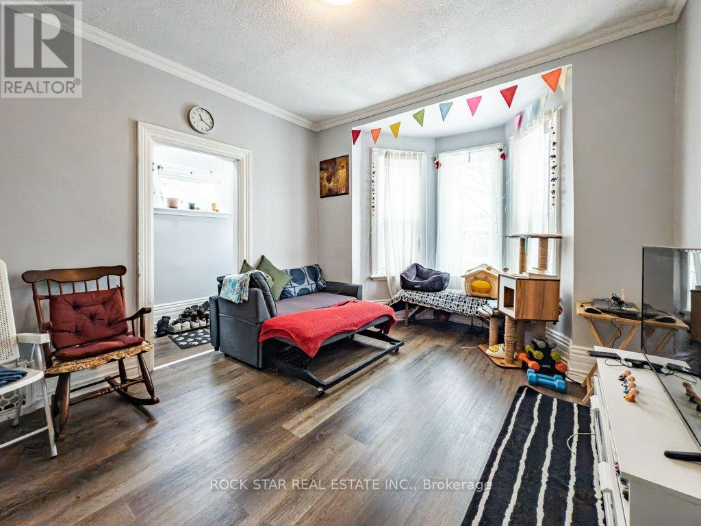 28 Ontario Street Property Photo 4