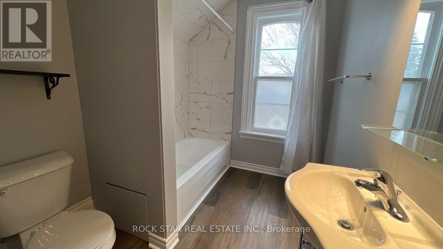 28 Ontario Street Property Photo 16