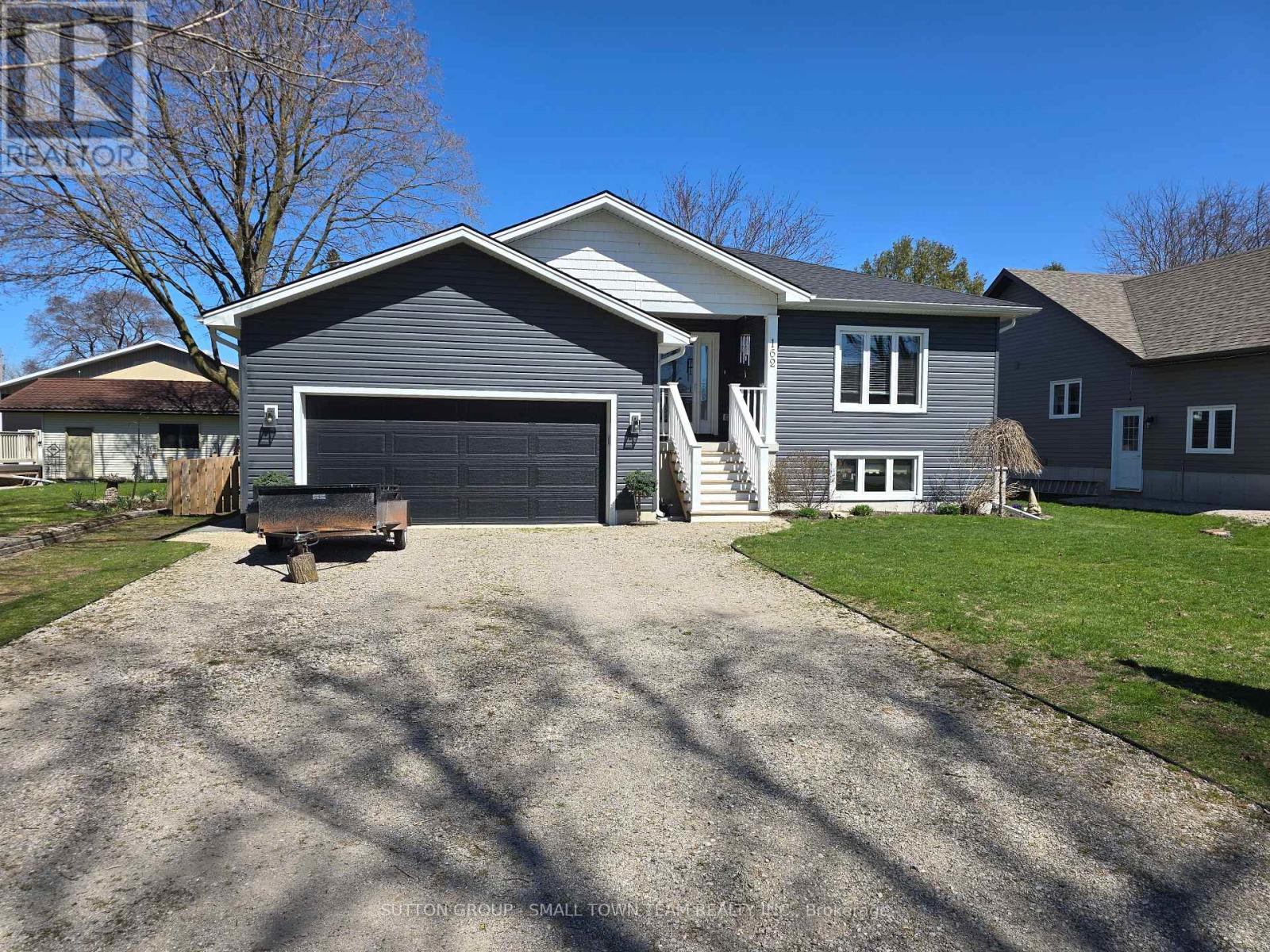 162 Roland Street Property Photo 2