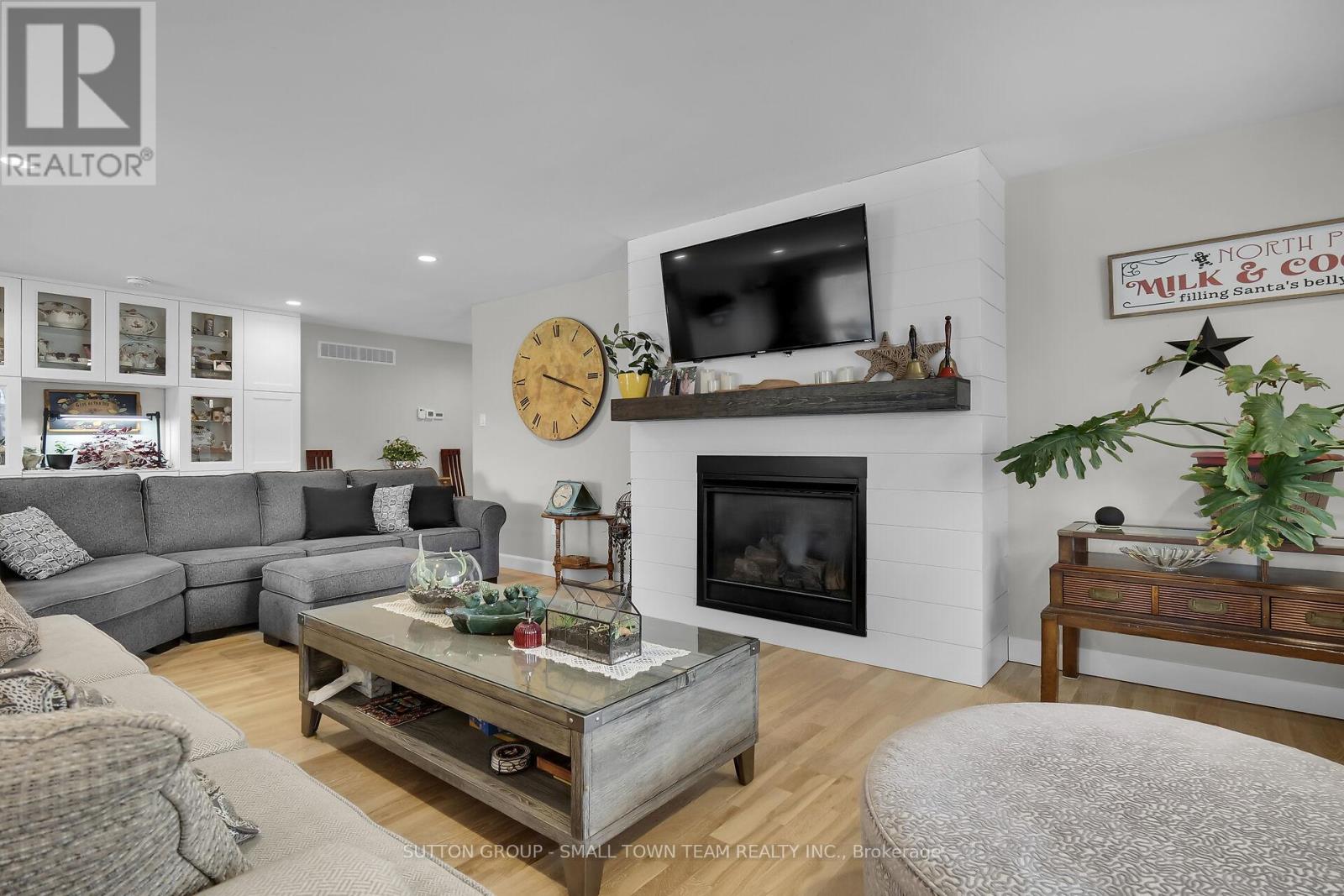 162 Roland Street Property Photo 7