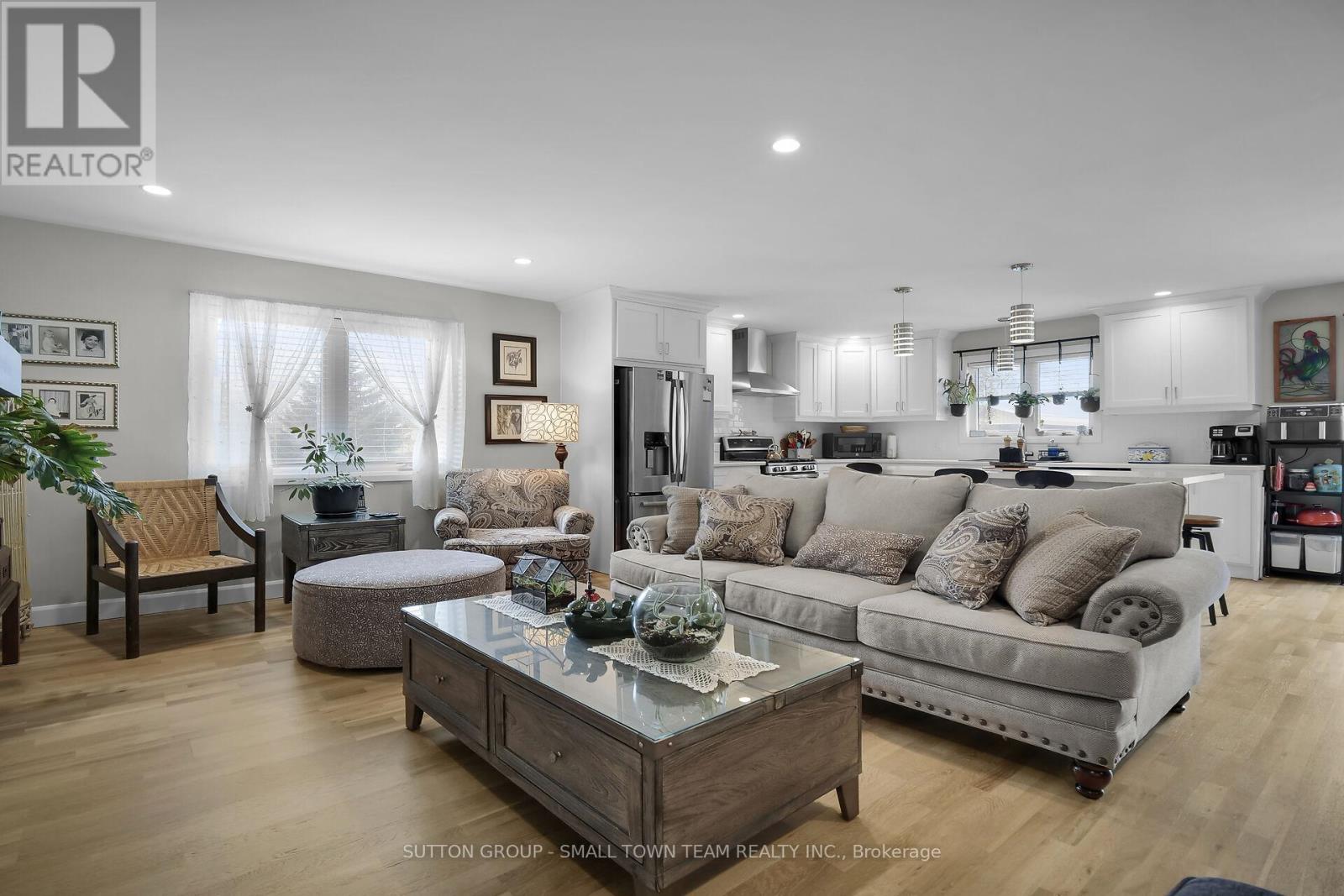 162 Roland Street Property Photo 8