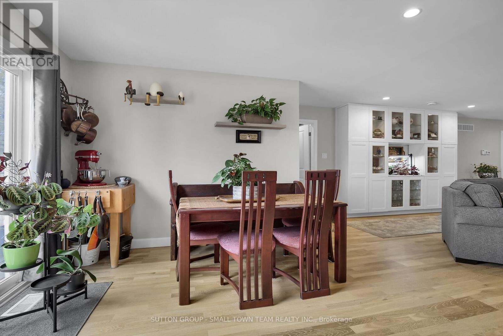 162 Roland Street Property Photo 10