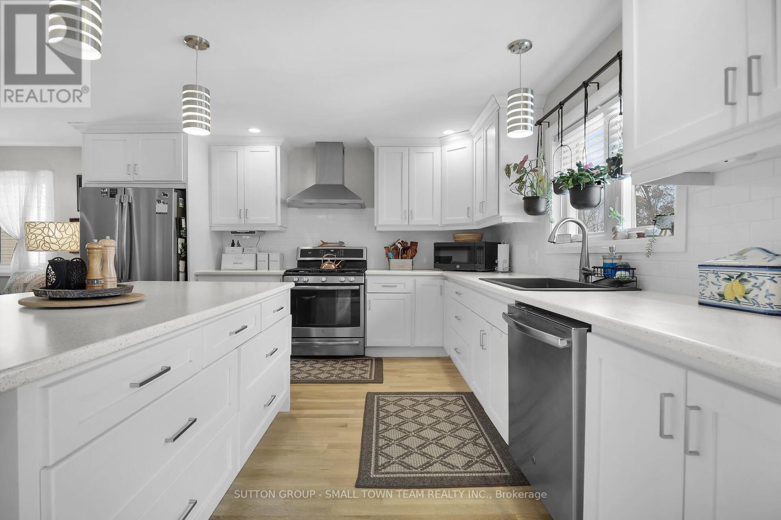 162 Roland Street Property Photo 12