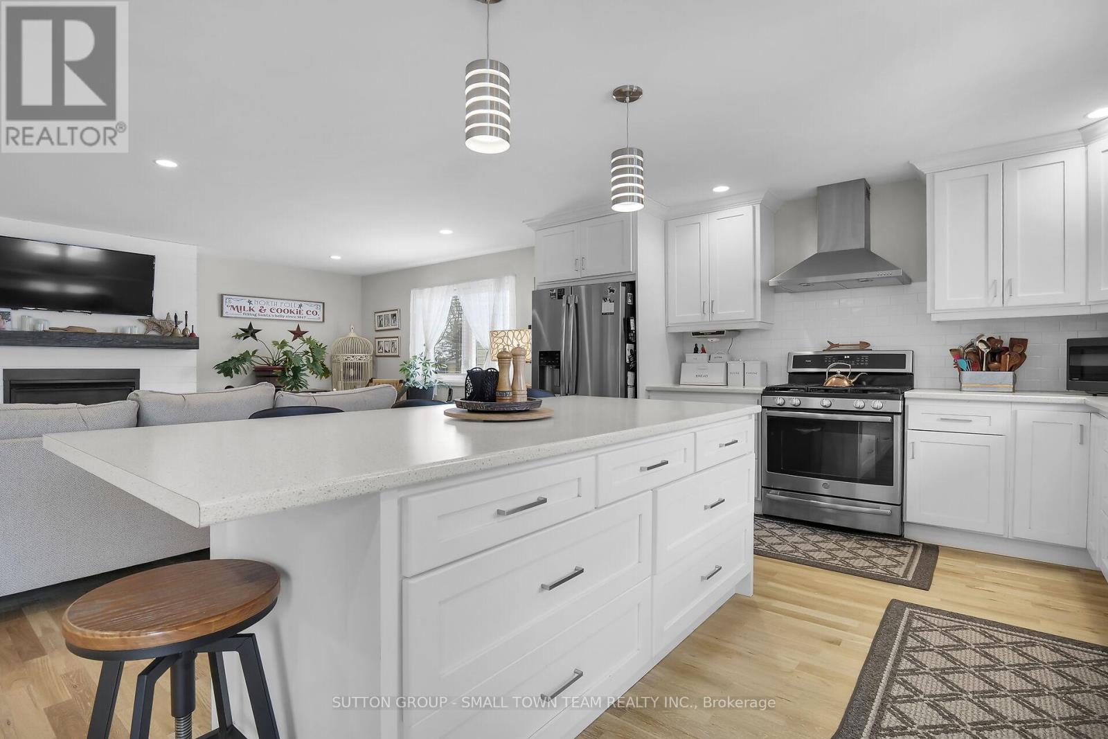 162 Roland Street Property Photo 13