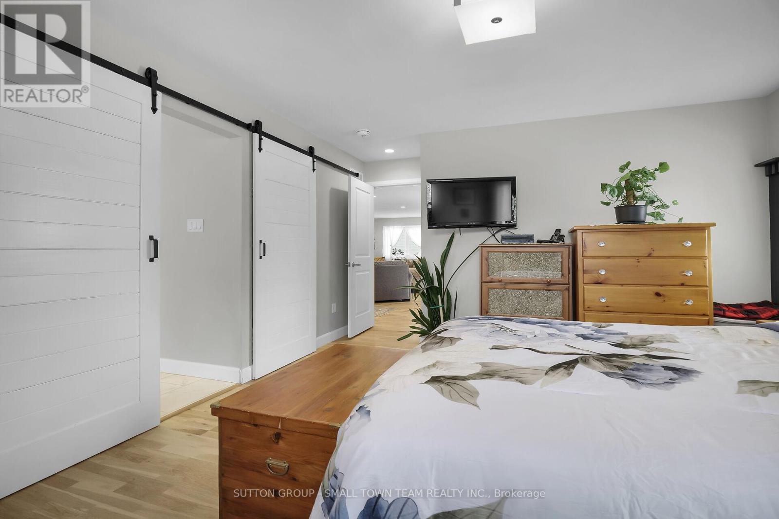 162 Roland Street Property Photo 15