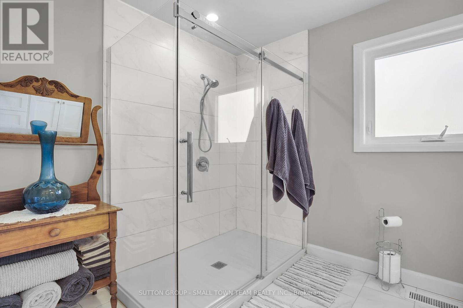 162 Roland Street Property Photo 17