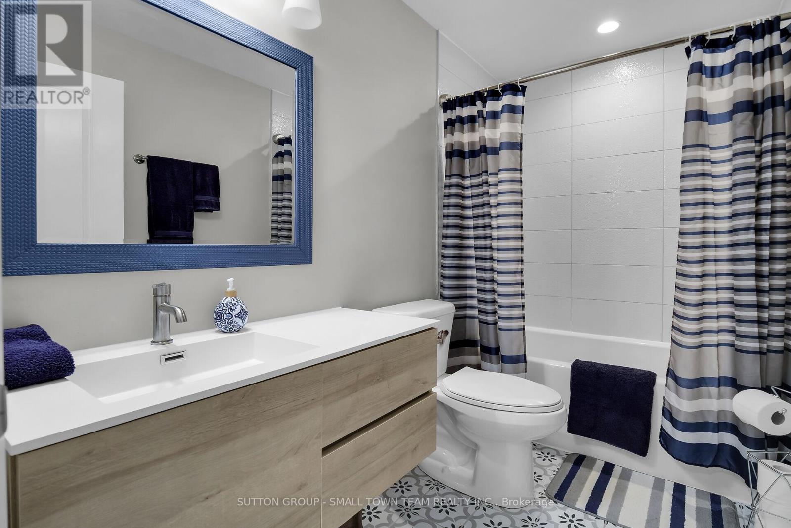 162 Roland Street Property Photo 22