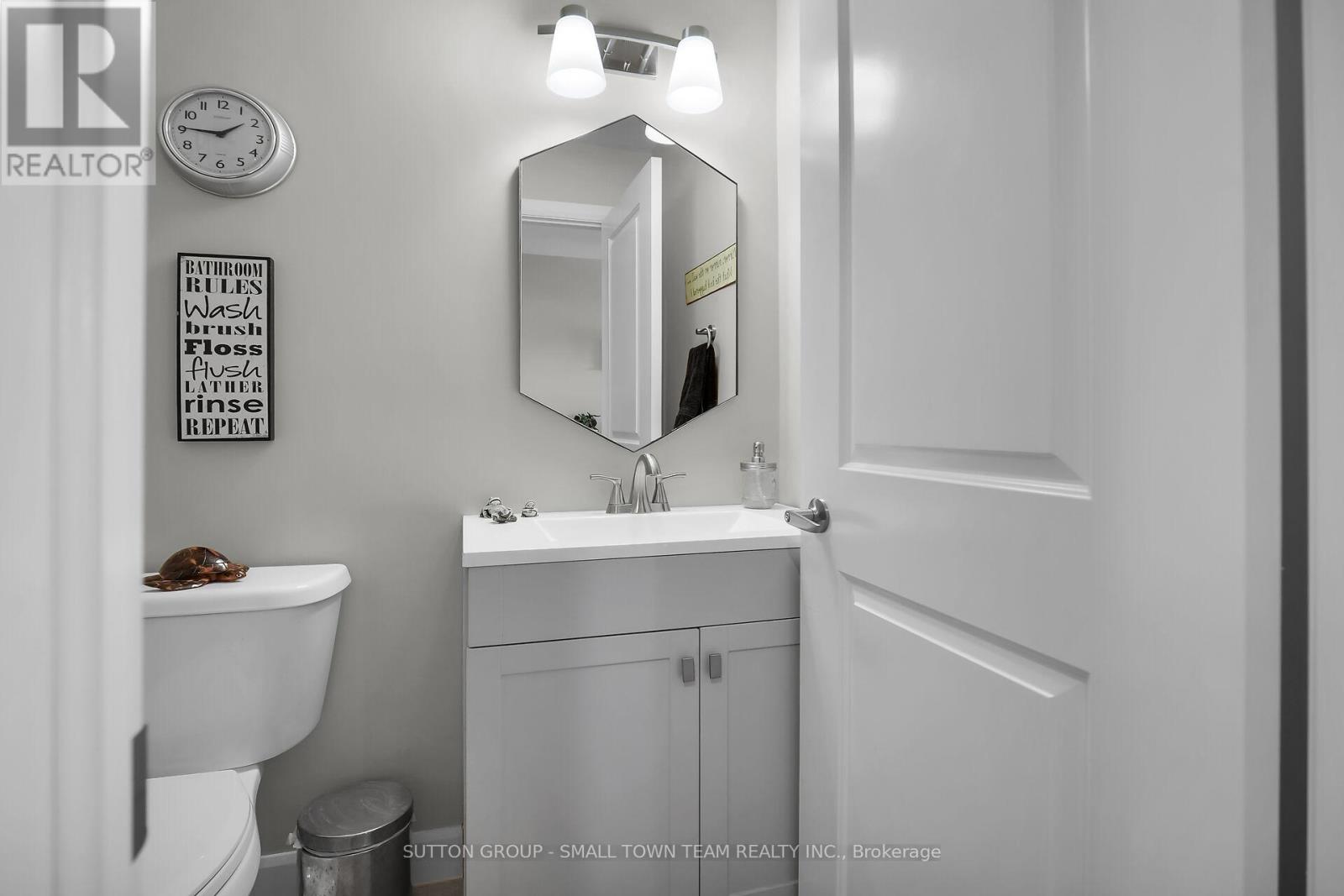 162 Roland Street Property Photo 23