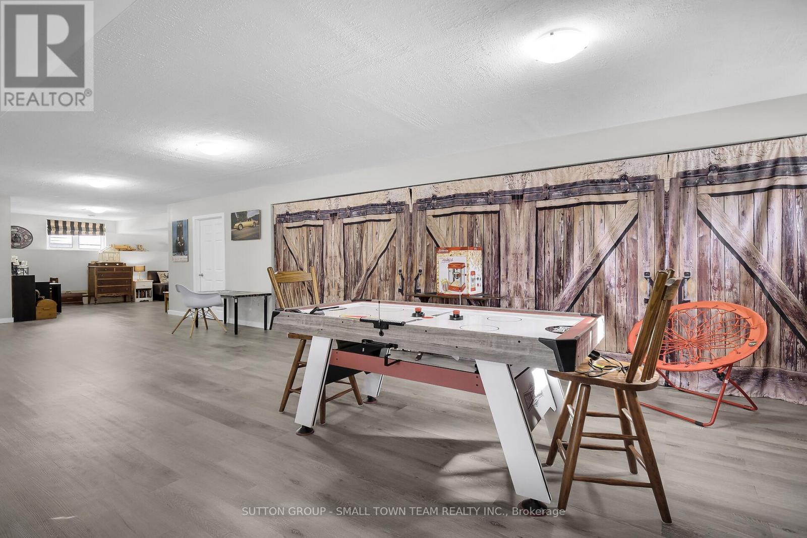 162 Roland Street Property Photo 31