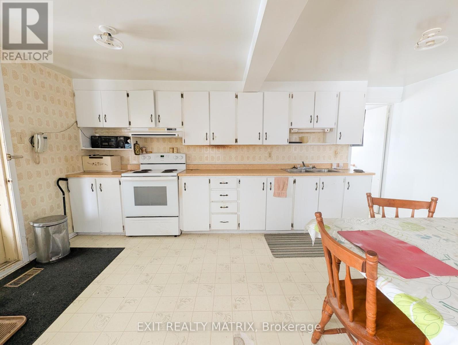 1632 Trim Road Property Photo 15