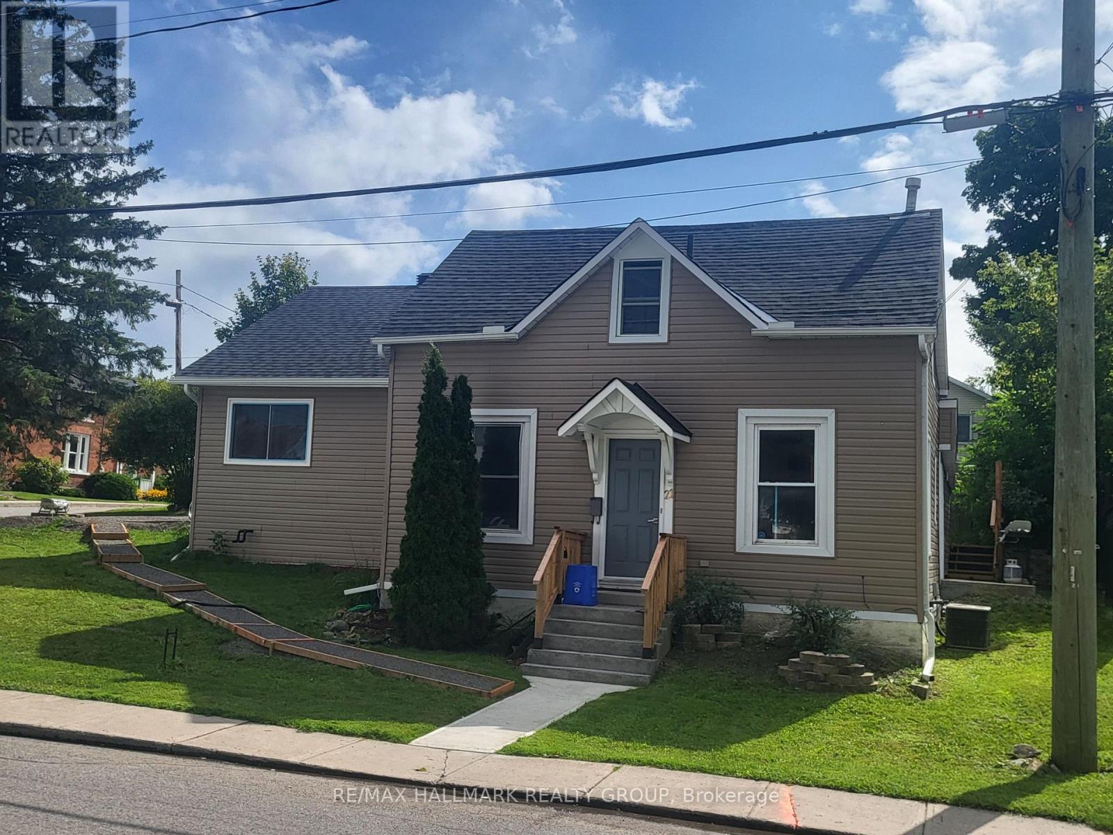 21 Elgin Street E Property Photo 2