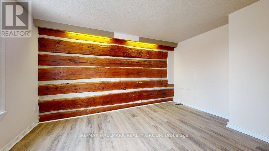 21 Elgin Street E Property Photo 4